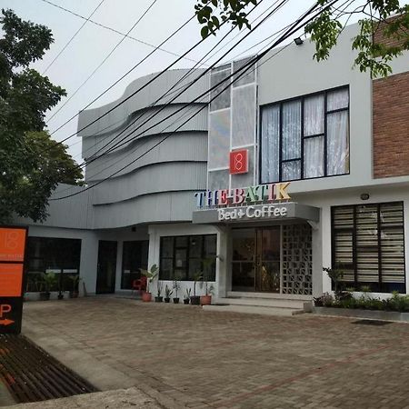 The Batik Bed And Coffee Bandung Hotel Exterior foto